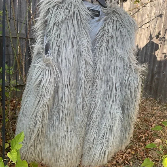 Fabulous Furs Gray Faux Fur Vest - Picture 5 of 8